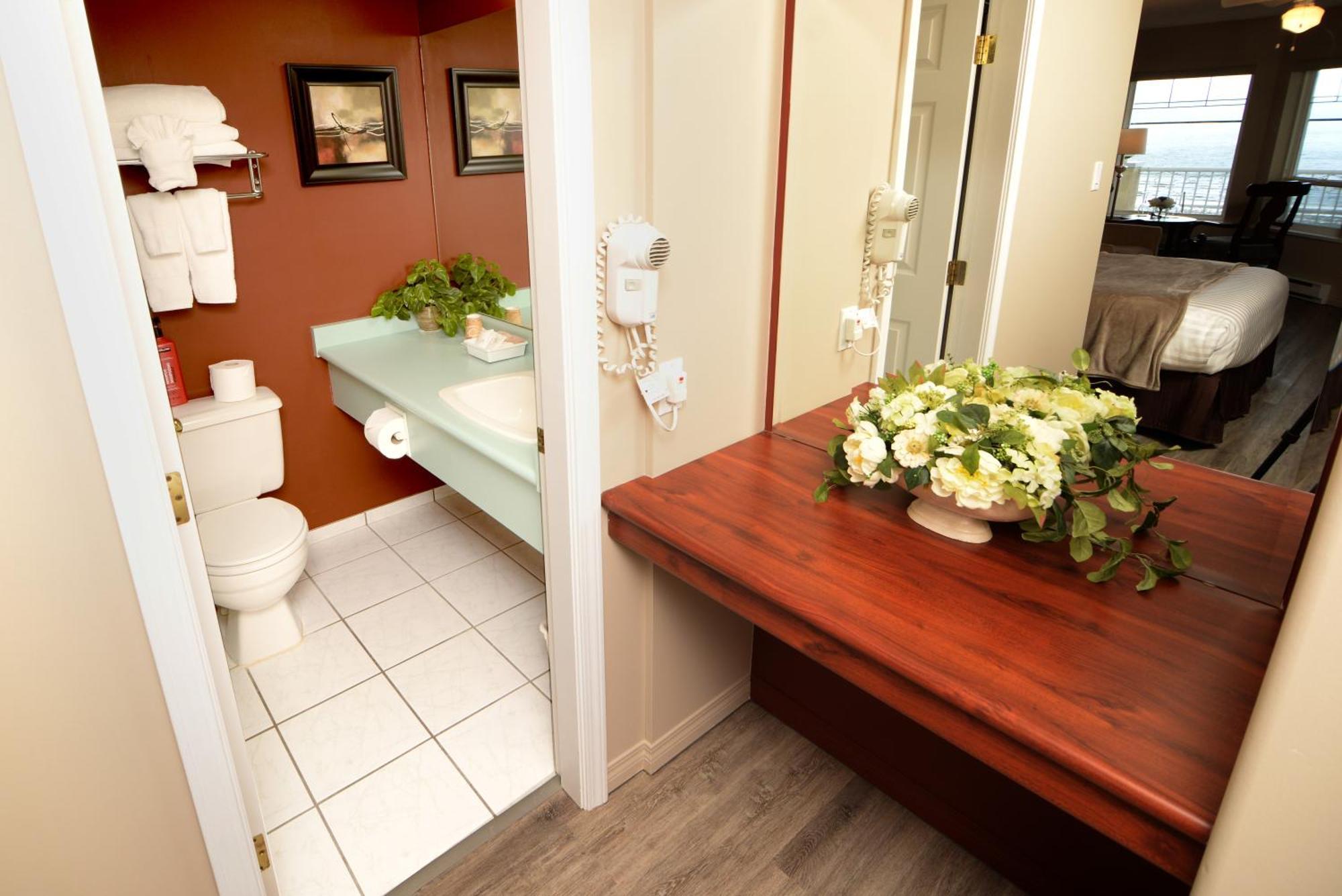 Casa Grande Inn Qualicum Beach Extérieur photo