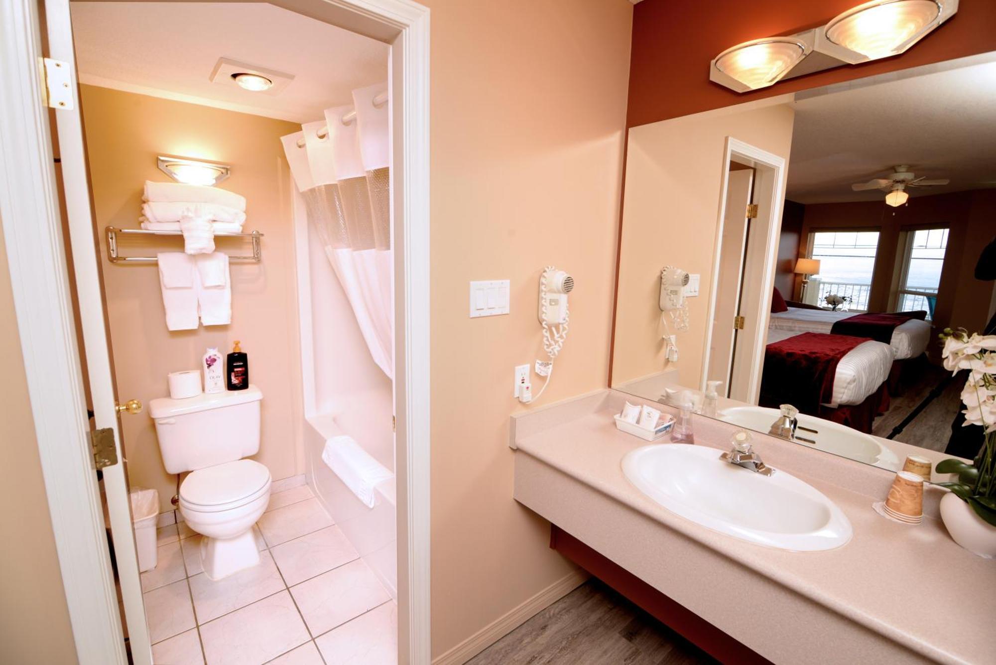 Casa Grande Inn Qualicum Beach Extérieur photo